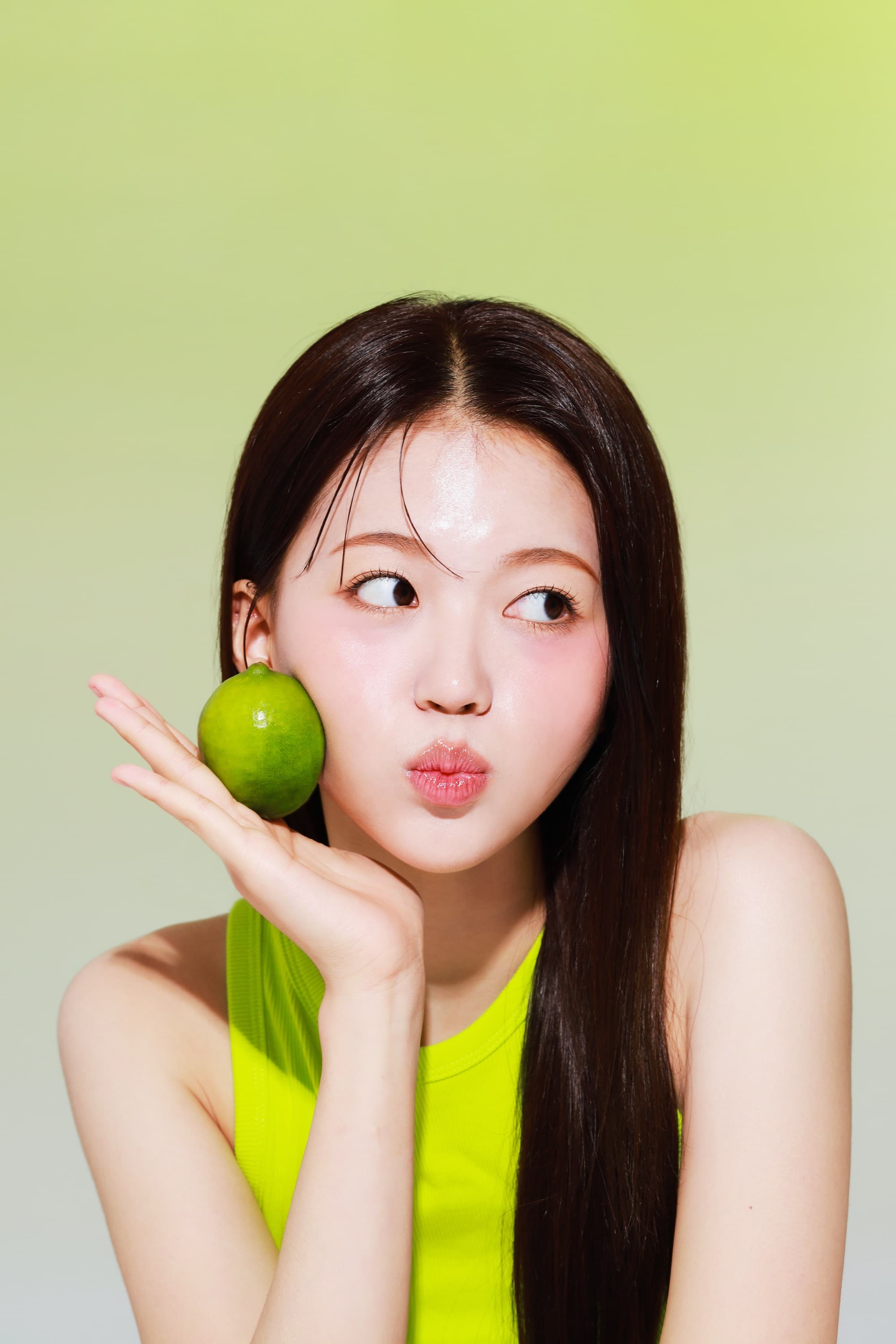 Wellogy Korean Vitamin C Serum with Niacinamide and Green Banana Extract 2